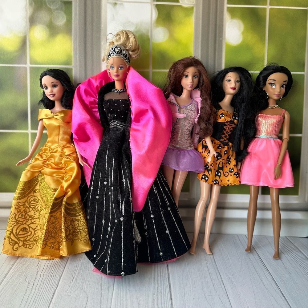 Vintage Barbie 1991 Happy Holidays Bundle Special Edition